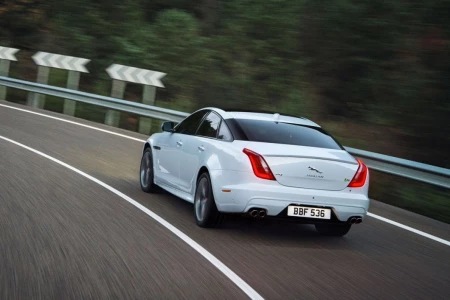 Náhľad Jaguar XJ 3.0D V6 XJ50 Pohľad zozadu