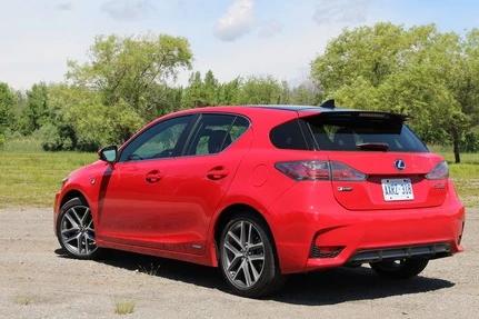 Náhled Lexus CT 200h Hybrid Ultimate Edition Zadní pohled