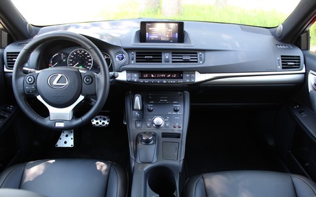 Lexus CT 200h Hybrid Ultimate Edition Interiér