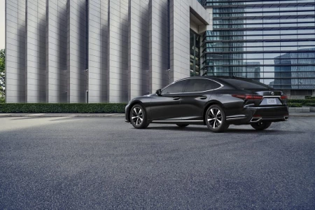 Náhľad Lexus LS 500h Executive Line Pohľad zozadu