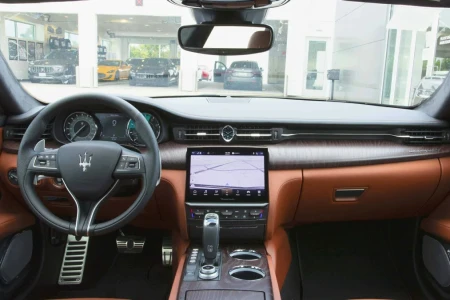 Náhled Maserati Quattroporte 3.0 V6 S Q4 GranSport Interiér