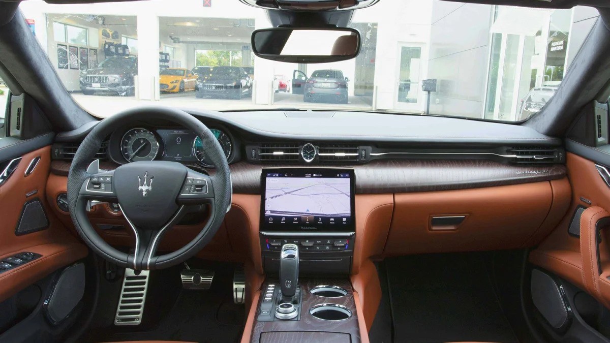 Maserati Quattroporte 3.0 V6 S Q4 GranSport Interiér