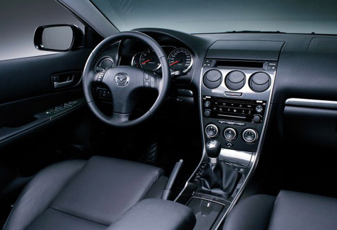 Mazda 6 SportBreak SkyActiv-G 2.0 145 Interiér