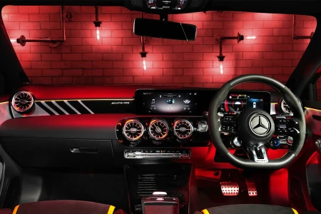 Miniaturansicht von Mercedes-Benz A 250 E Business Solution AMG Innere