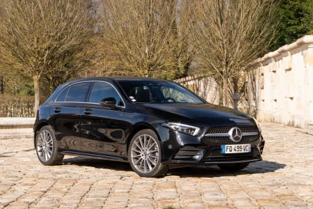 Náhled Mercedes-Benz A 250 E Business Solution AMG Čelní pohled
