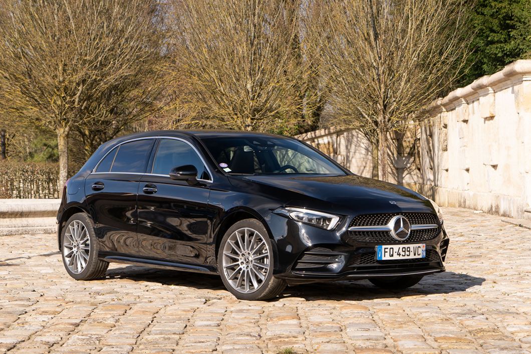 Mercedes-Benz A 250 E Business Solution AMG Čelní pohled