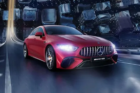 Mercedes-Benz AMG GT 53 4MATIC+ Pohľad zpredu