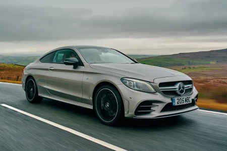 Náhled Mercedes-Benz C 63 AMG S Coupe Čelní pohled