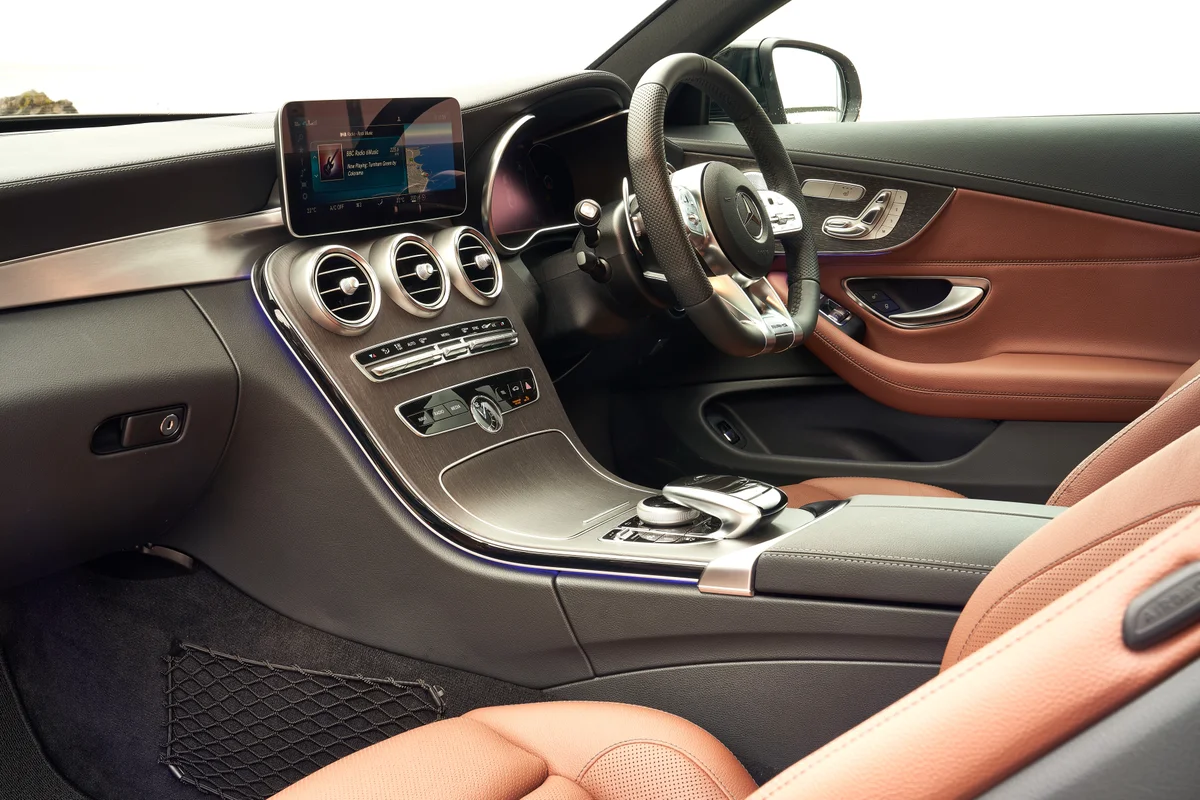 Mercedes-Benz C 63 AMG S Coupe Interiér