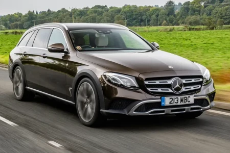 Náhled Mercedes-Benz E 400 D 4MATIC All-Terrain Čelní pohled