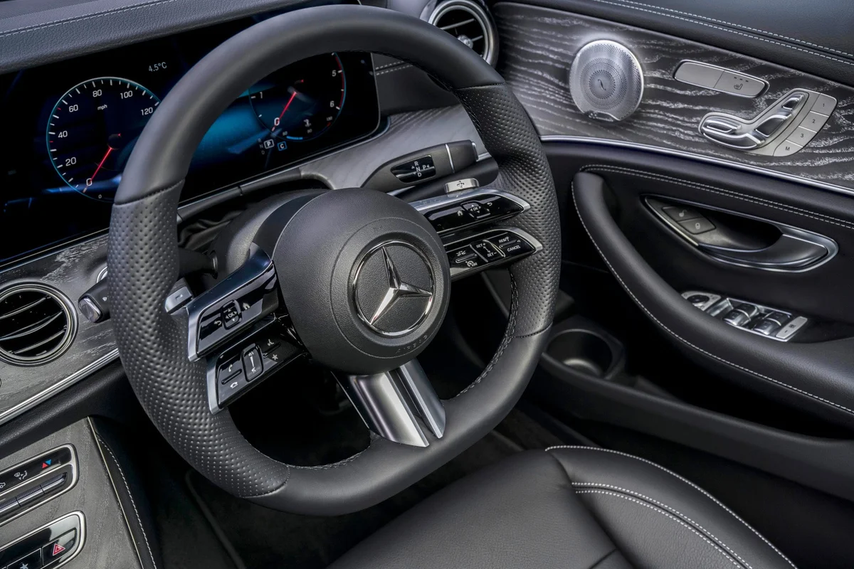 Mercedes-Benz E 200 Business Solution Interior