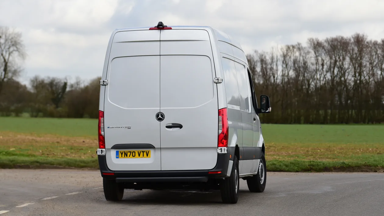 Mercedes-Benz ESprinter GB L2 Zadní pohled