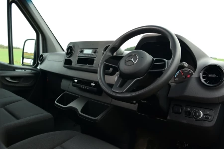 Náhled Mercedes-Benz ESprinter GB L2 Interiér