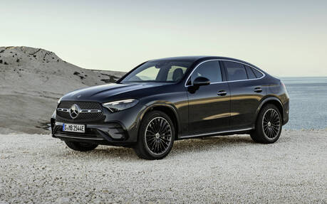 Mercedes-Benz GLC 300 E 4MATIC Coupe Business Solution AMG Čelní pohled