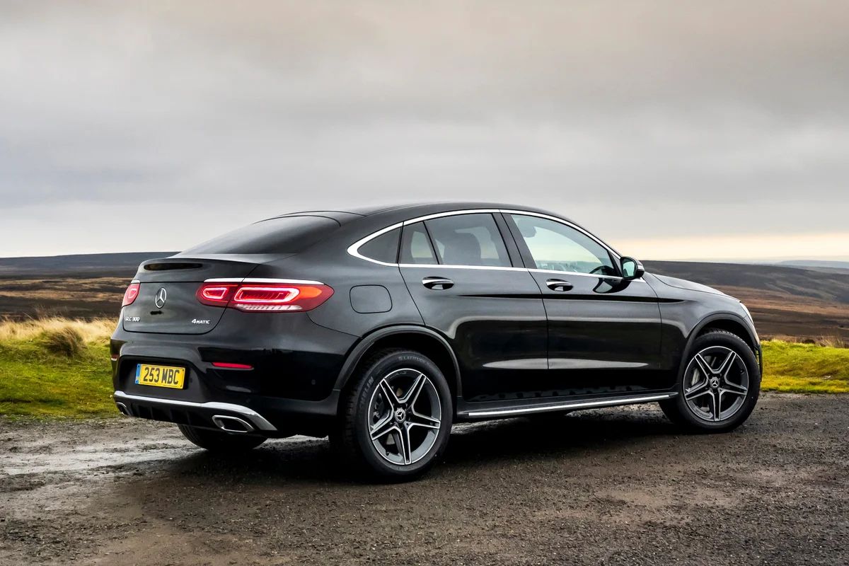 Mercedes-Benz GLC 300 E 4MATIC Coupe Business Solution AMG Zadní pohled