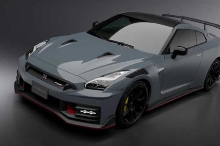 Thumbnail of Nissan GT-R Nismo Front view