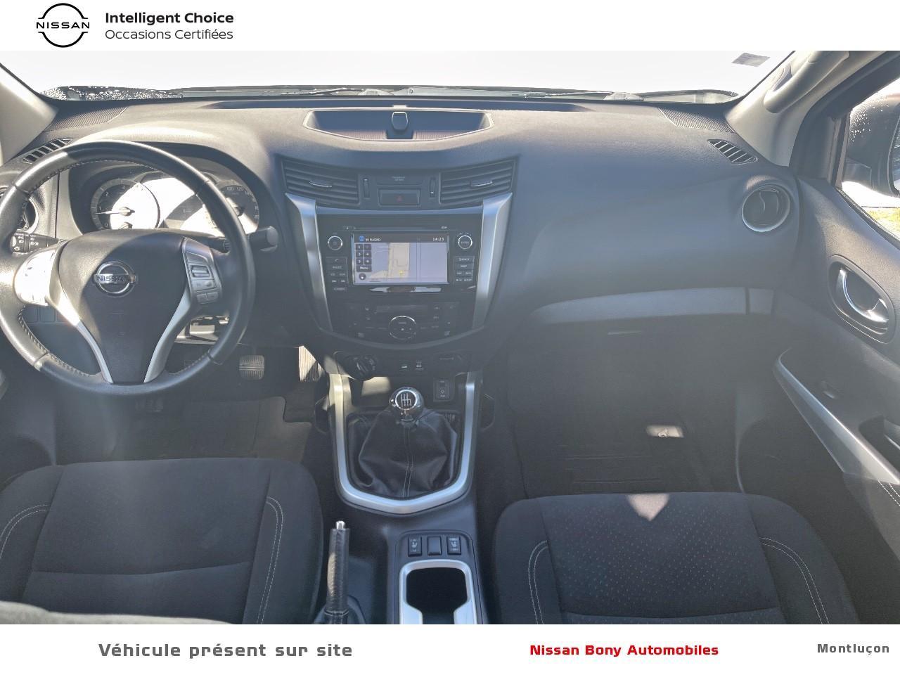 Nissan NP300 Navara King Cab 2.3 DCi 160 N-Connecta Interiér