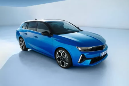 Thumbnail of Opel Astra Sports Tourer 1.2 Turbo 130hp Business Elegance Front view
