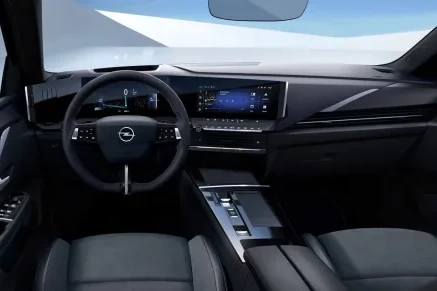 Thumbnail of Opel Astra Sports Tourer 1.2 Turbo 130hp Business Elegance Interior