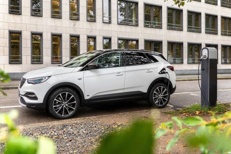 Náhled Opel Grandland X 1.6 Turbo Hybrid4 300hp Business Elegance Čelní pohled