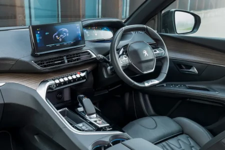 Náhled Peugeot 3008 Active Pack 1.2 PureTech 130 Interiér