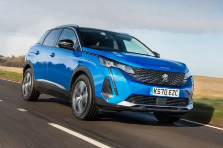 Náhled Peugeot 3008 Active Pack 1.2 PureTech 130 Čelní pohled