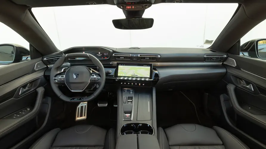 Peugeot 508 SW Active PureTech 130 Interior
