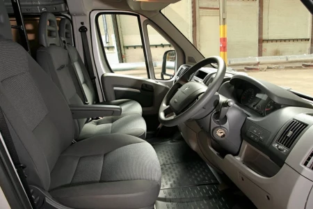Náhled Peugeot Boxer L3H2 333 BlueHDi 120 Pro Interiér