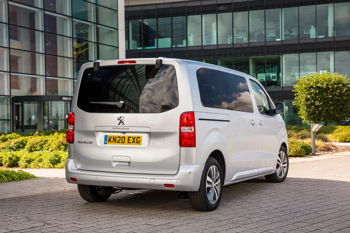 Peugeot Traveller Long 2.0 BlueHDi 140 Business VIP Rückansicht