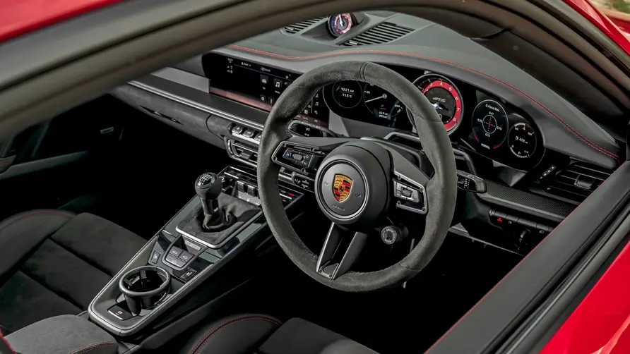 Porsche 911 Carrera 4S Coupe Interiér
