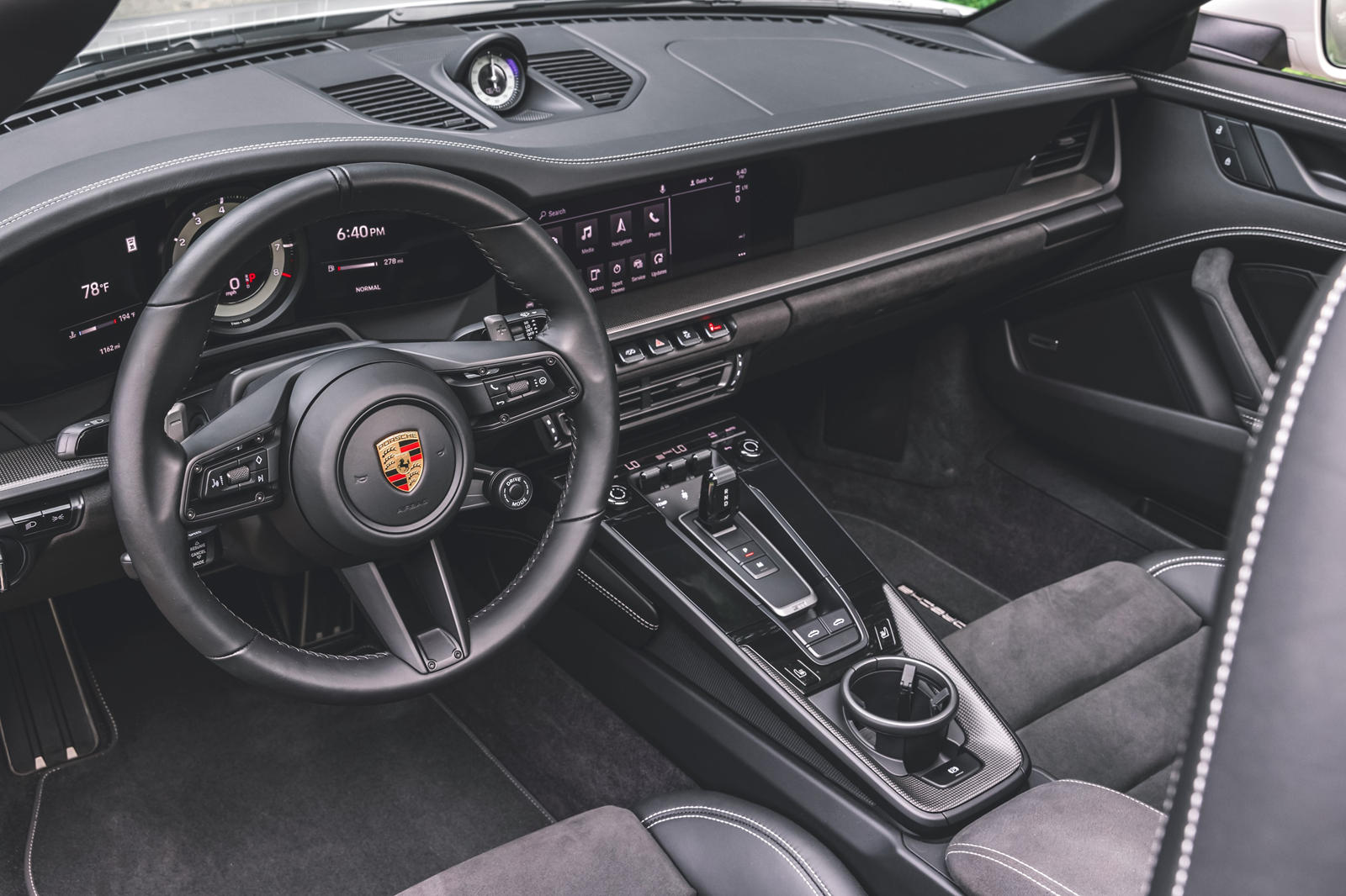 Porsche 911 Targa 4S Heritage Edition Interiér