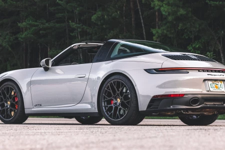 Náhled Porsche 911 Targa 4S Heritage Edition Zadní pohled