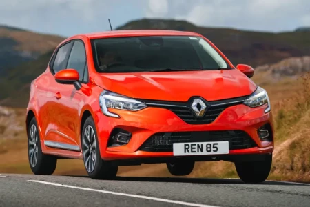 Miniaturansicht von Renault Clio TCe 90 Initiale Paris Vorderansicht