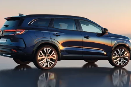 Náhľad Renault Espace TCe 225 Initiale Paris 7P Pohľad zozadu