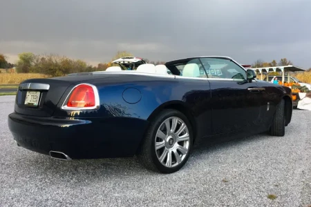 Miniaturansicht von Rolls-Royce Dawn Rückansicht
