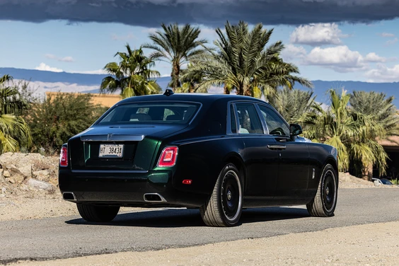 Rolls-Royce Phantom EWB Pohľad zozadu