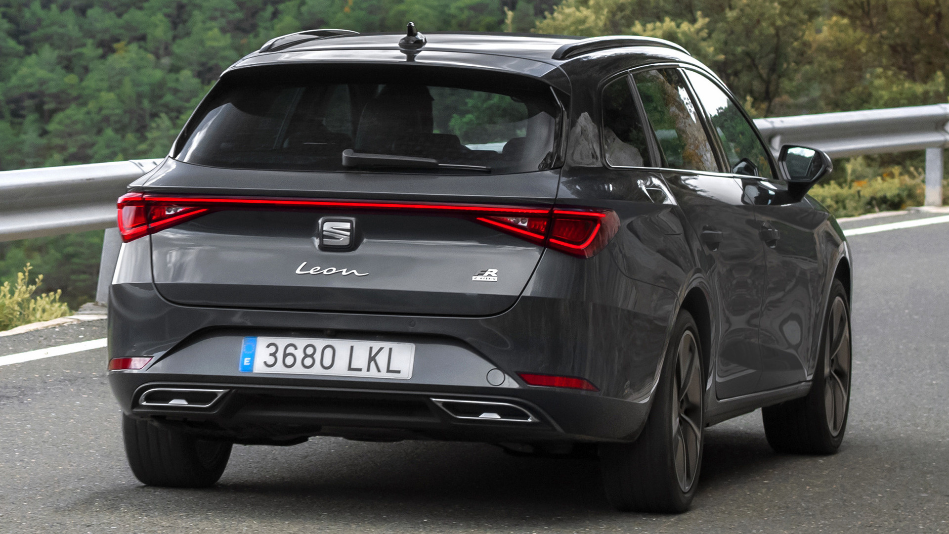 Seat Leon Sportstourer 1.5 ETSI 150hp Style Rear view