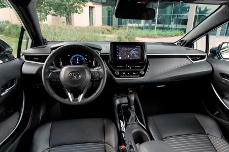 Náhled Toyota Corolla Sedan 1.8 Hybrid GR Sport Interiér