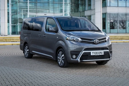 Náhľad Toyota Proace Verso Medium 2.0 D-4D 122hp Dynamic Pohľad zpredu