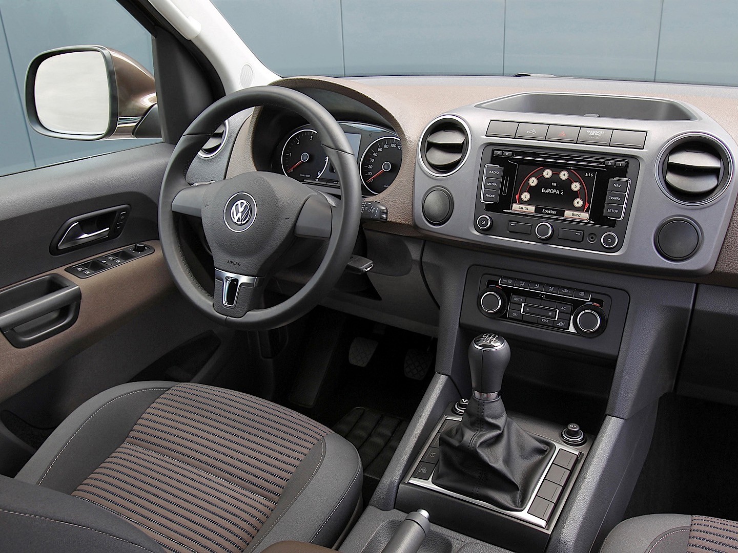 Volkswagen Amarok 3.0 TDI 204hp 4Motion Dark Label Interiér