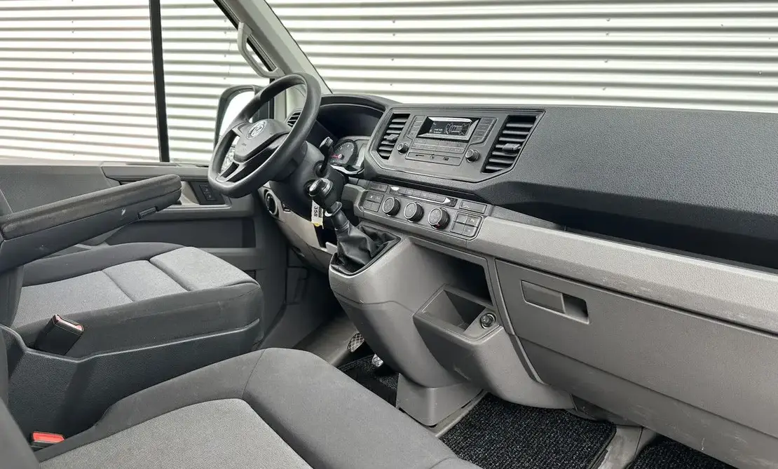 Volkswagen Crafter L3H3 EV Interiér