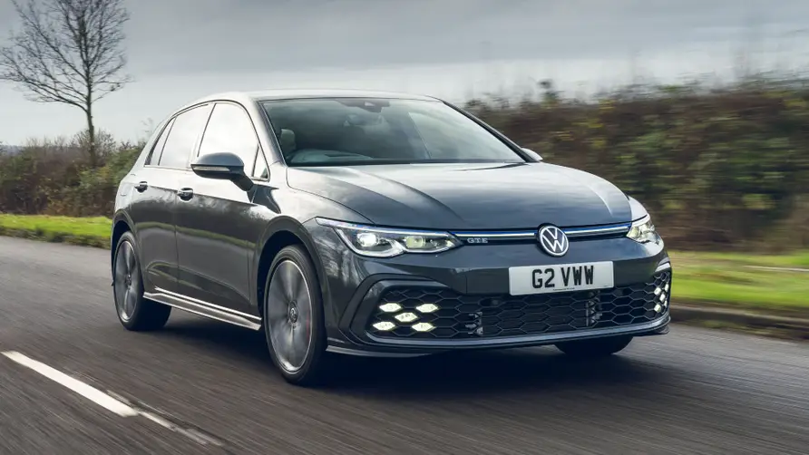 Volkswagen Golf 1.5 TSI 130hp R-Line Front view