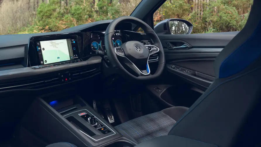 Volkswagen Golf 1.5 TSI 130hp R-Line Interior