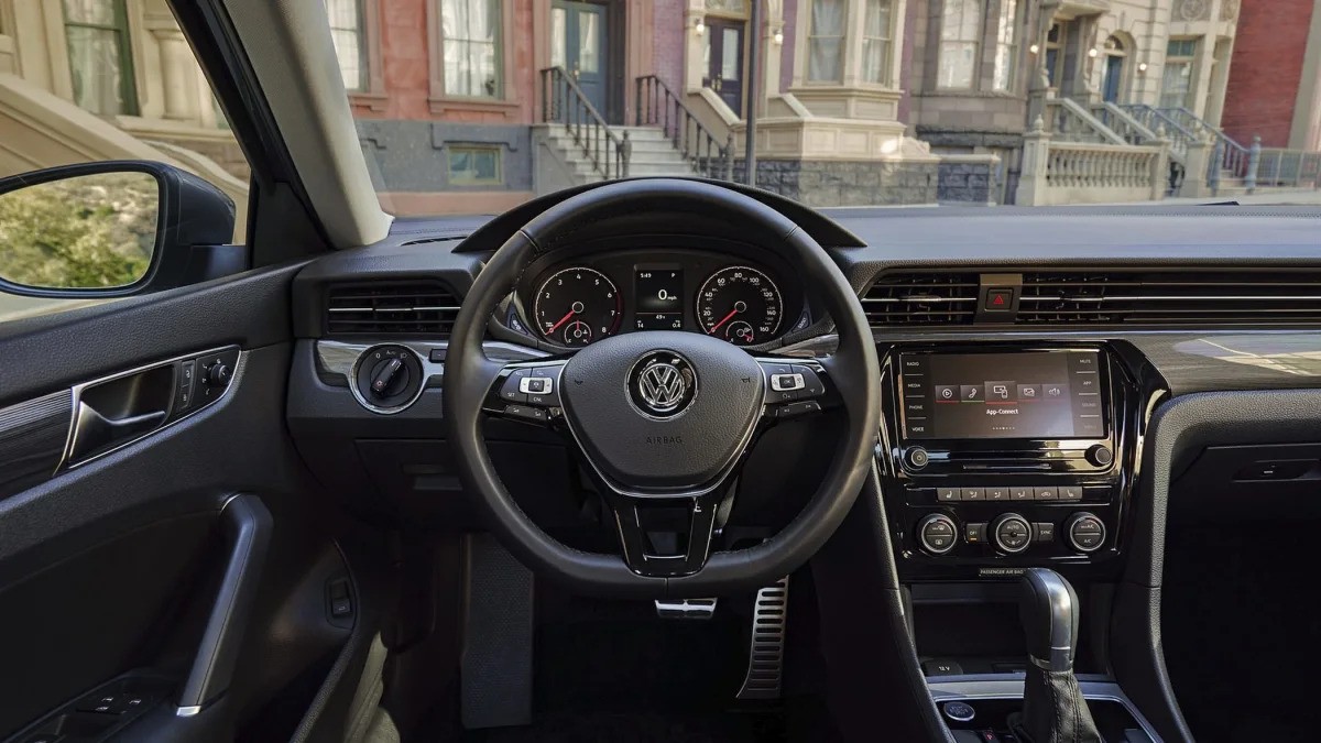 Volkswagen Passat 2.0 TSI 190hp R-Line Business+ Interiér