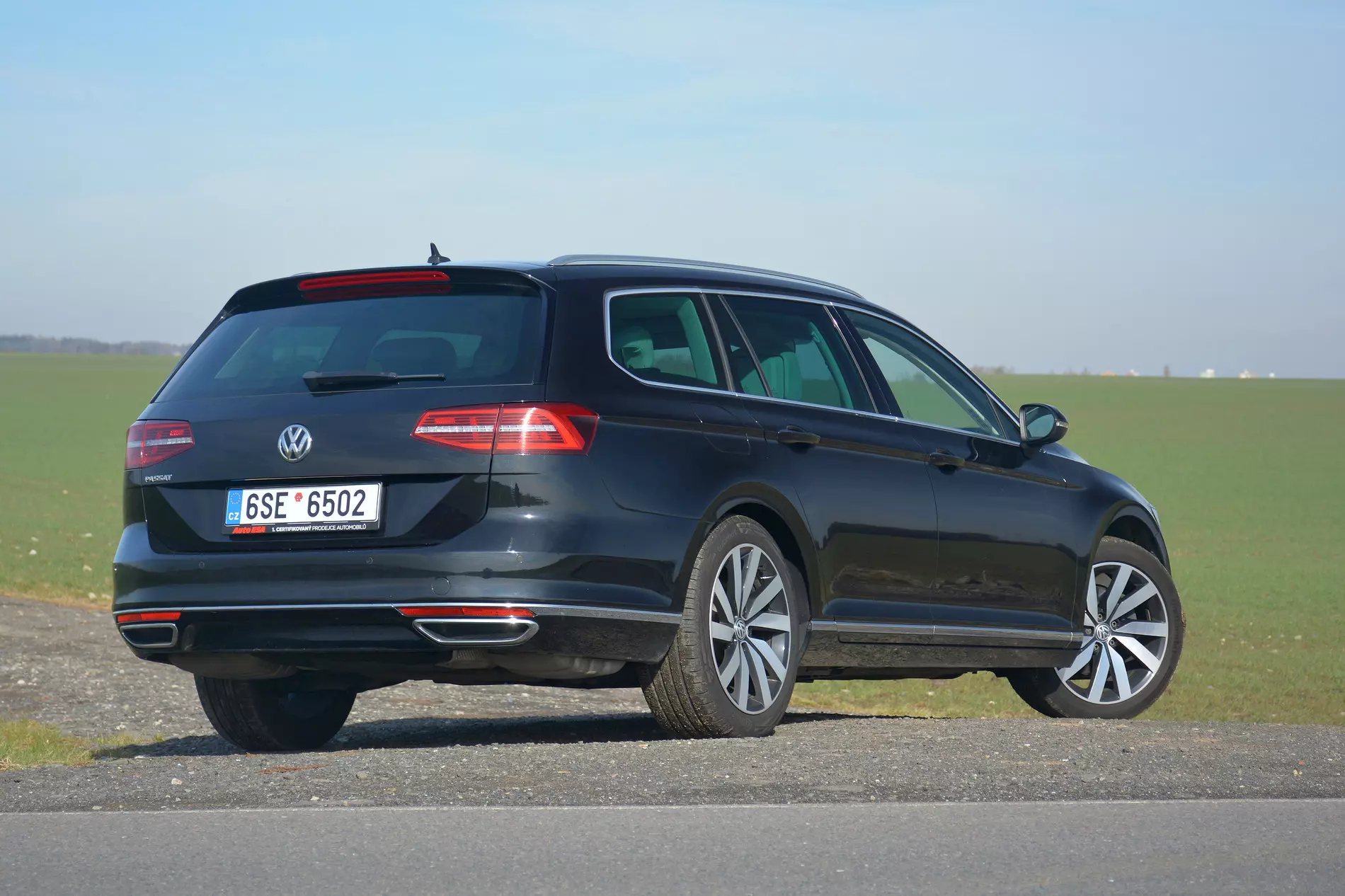 Volkswagen Passat Variant 2.0 TDI 190hp R-Line Business+ Rear view