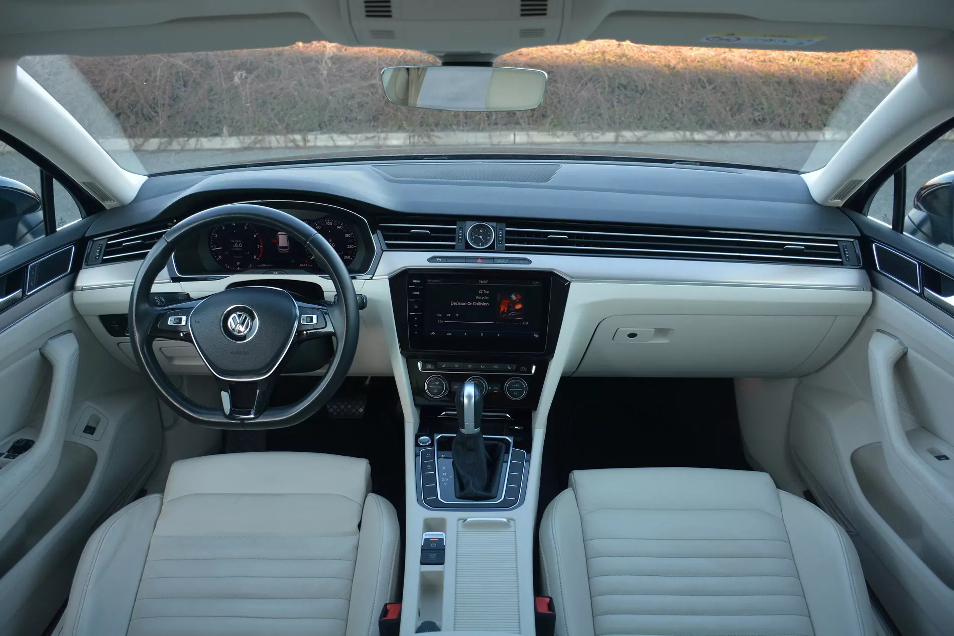 Volkswagen Passat Variant 2.0 TDI 190hp R-Line Business+ Interior