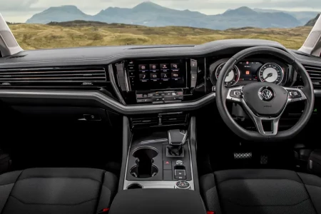 Náhled Volkswagen Touareg 3.0 V6 TSI 340hp 4Motion Atmosphere Interiér