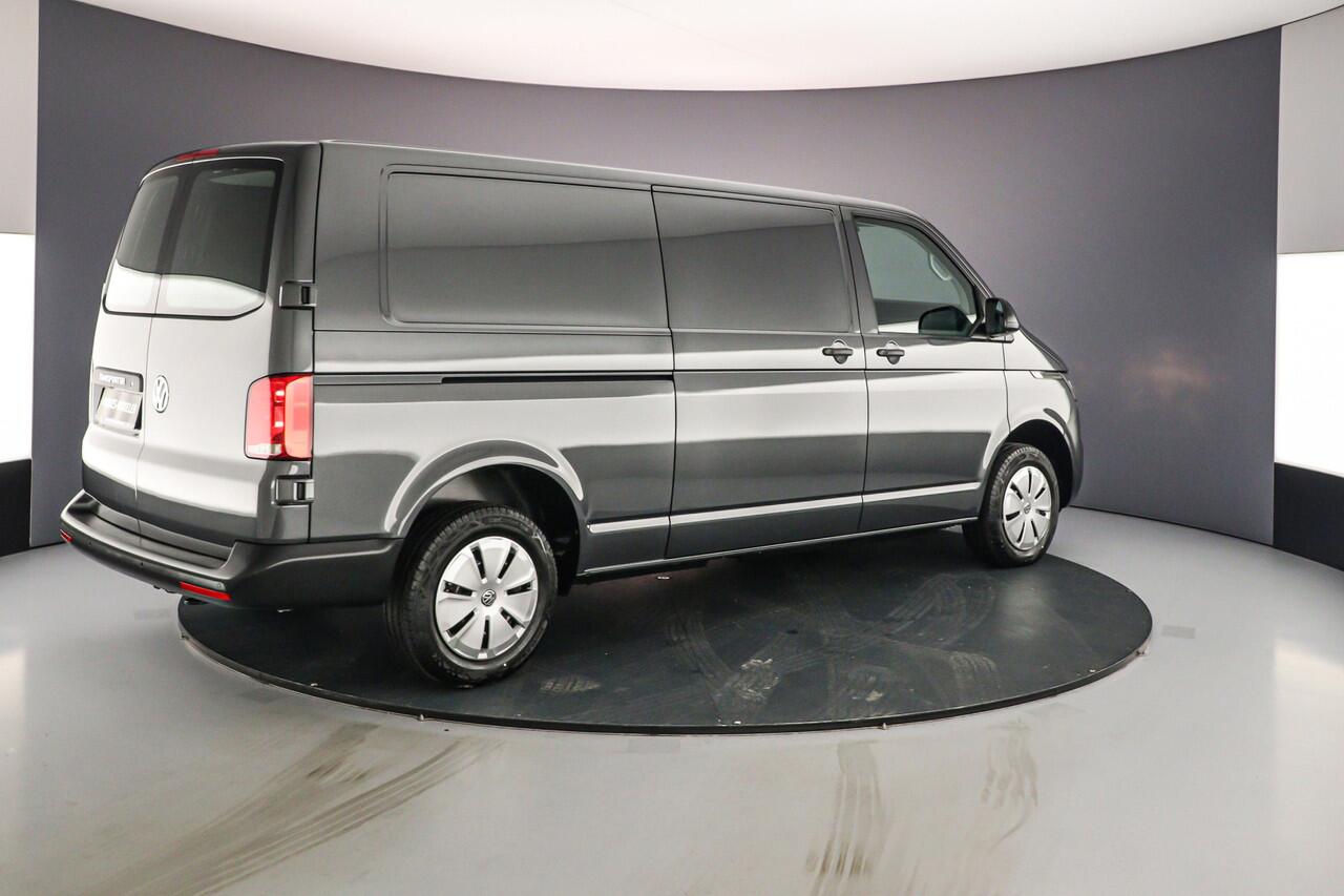 Volkswagen Transporter L1H1 2.0 TDI 199hp Zadní pohled