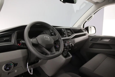 Náhled Volkswagen Transporter L1H1 2.0 TDI 199hp Interiér