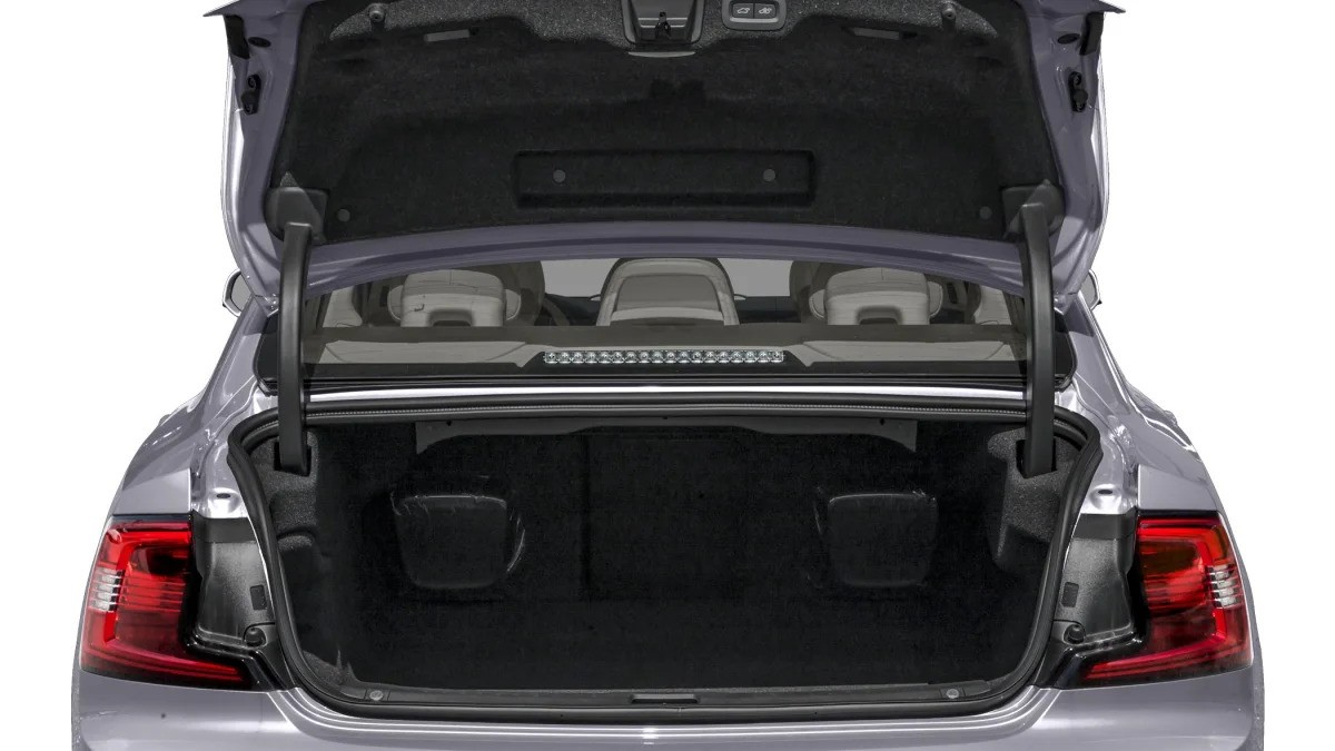 Volvo S90 T8 Recharge AWD R-Design Interiér